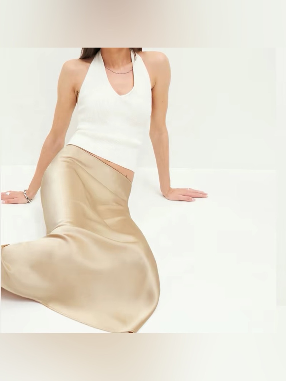 Reformation Layla Silk Skirt in Sand Size 4 - Picture 8 of 9